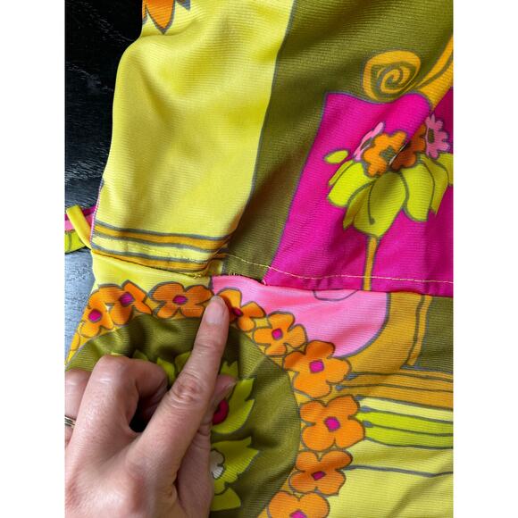 Vtg San Castle- Bathing Suit- see measurements- one piece Bright pink yellow - Picture 7 of 9
